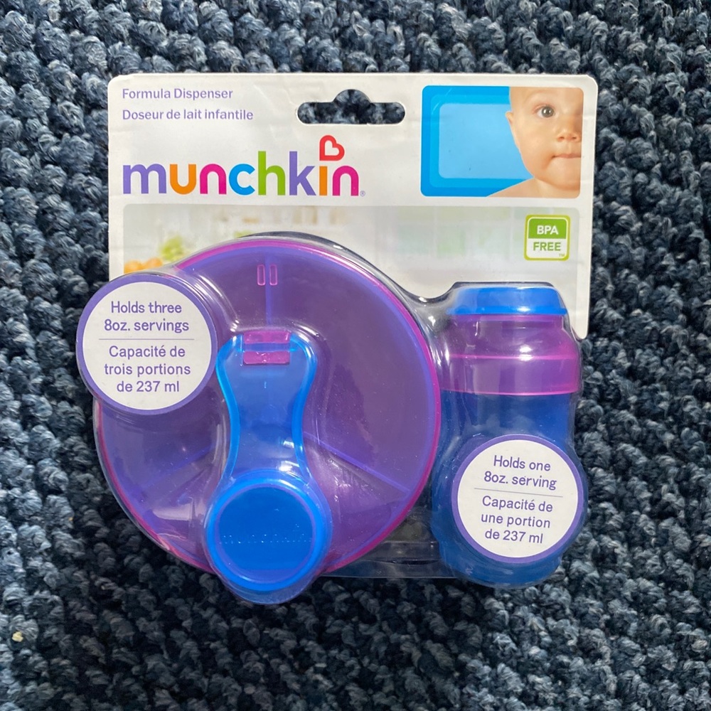 Munchkin Formula Dispenser